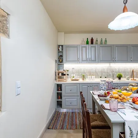 Aprinia Villa Kare