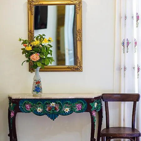 Aprinia Villa