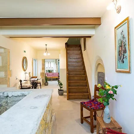 Aprinia Villa Kare